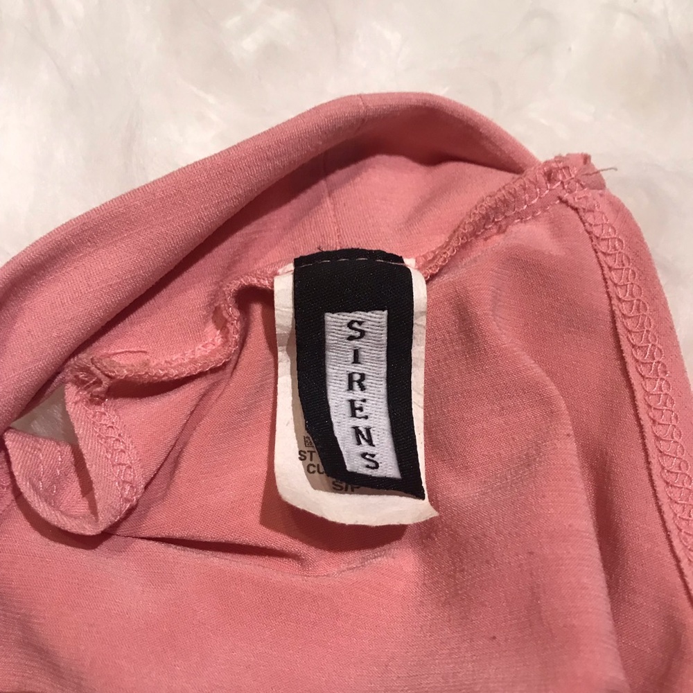 High Neck Tie Top 💗 - Picture 3 of 4